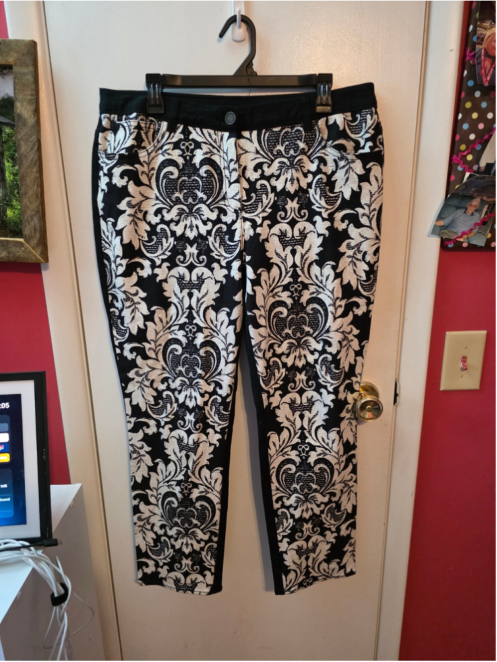 Women's Chico's Damask Print Trousers Black White Size 2 12R